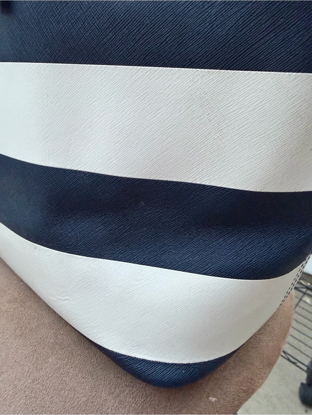 Michael Kors striped tote - Picture 13 of 14
